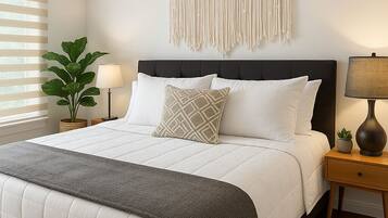 3 bedrooms, desk, iron/ironing board, free WiFi