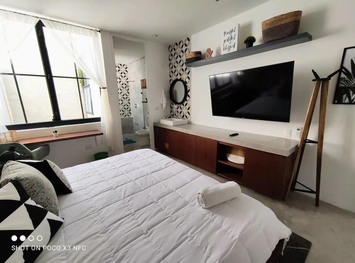 1 slaapkamer, een bureau, een strijkplank/strijkijzer, gratis wifi