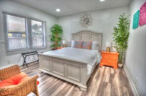 3 bedrooms, in-room safe, desk, iron/ironing board