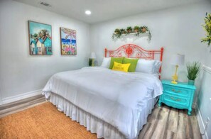 3 bedrooms, in-room safe, desk, iron/ironing board