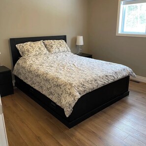 4 bedrooms, free WiFi, bed sheets