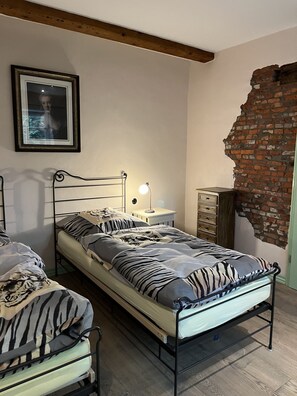 2 habitaciones, wifi gratis y ropa de cama