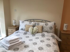 Apartment, 1 Queen Bed | 1 bedroom, iron/ironing board, free WiFi - One Bedroom Blissful Apartment in Aberdeen (Aberdeen)