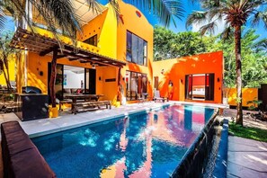 Pool - A Tamarindo Sunset (Tamarindo)