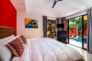 3 habitaciones, tabla de planchar con plancha y cuna de viaje 