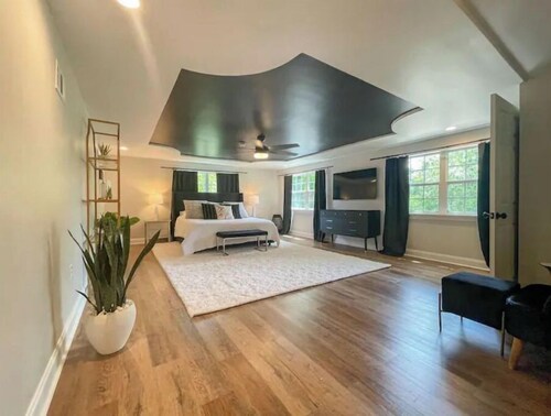 Gorgeous home 2mi to LSU - 4 bedroom/3bath