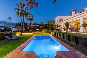 Outdoor pool - Ocean View Luxury Villa Lario  (Benalmádena)
