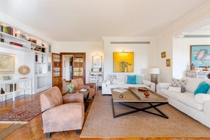 Smart TV, fireplace, DVD player, books - Ocean View Luxury Villa Lario  (Benalmádena)