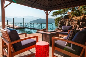 Terrace/patio - The Overlook | Luxury Lakeside Home with Dock (Harrison Hot Springs)