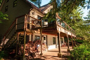 Exterior - The Overlook | Luxury Lakeside Home with Dock (Harrison Hot Springs)