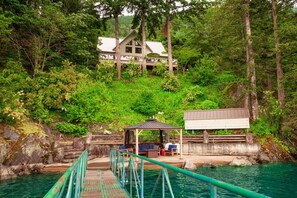 Terrace/patio - The Overlook | Luxury Lakeside Home with Dock (Harrison Hot Springs)