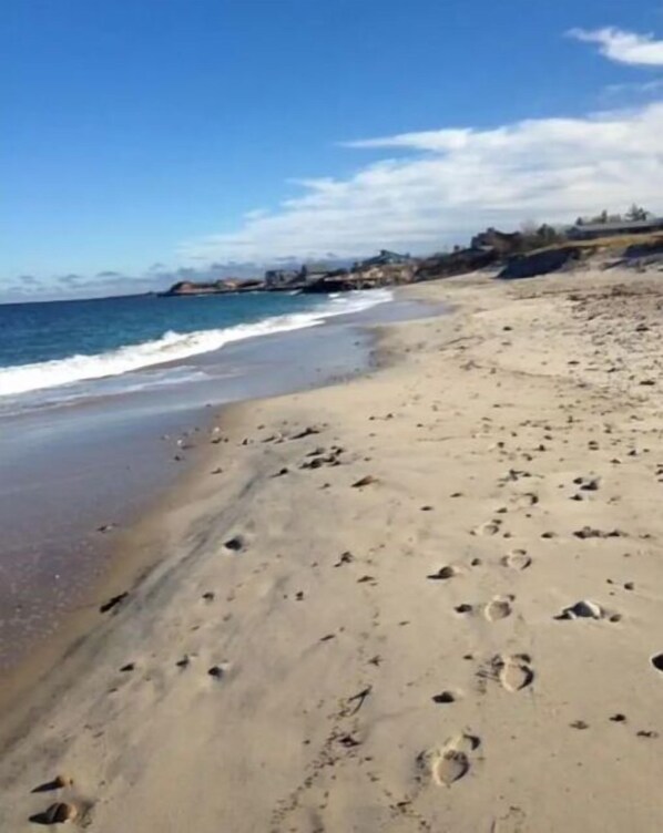 Beach nearby, beach towels