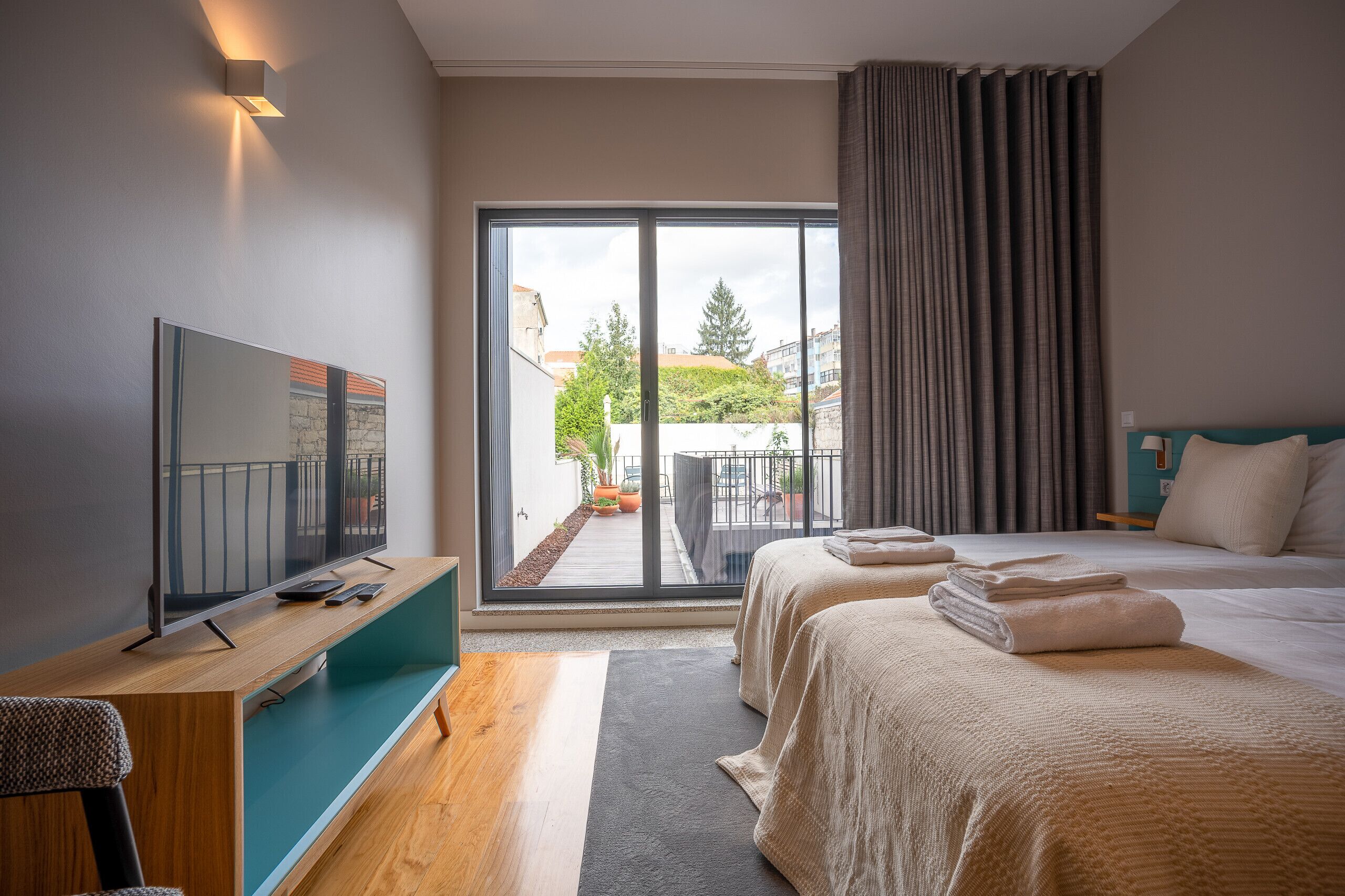 In-room safe, iron/ironing board, free WiFi, bed sheets