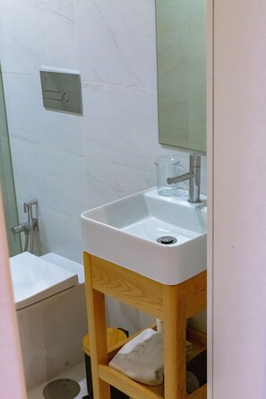 Dusche, Haartrockner, Handtücher