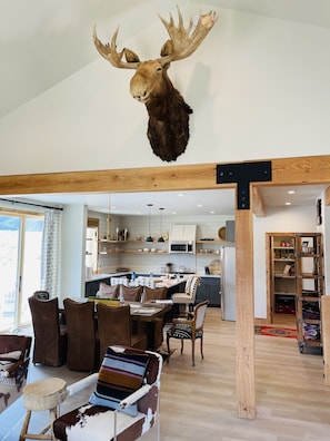 Dining - Moose Lodge Crested Butte Home w/ Hot Tub, Mountain View's & Designer Decorated (Crested Butte)