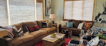Moose Lodge Crested Butte Home w/ Hot Tub, Mountain View's & Designer Decorated
