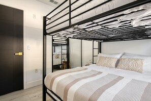 4 Schlafzimmer, Reisekinderbett, kostenloses WLAN, Bettwäsche