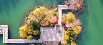 Sunshine Peninsula Jinsha Hotel