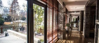 Sunshine Peninsula Jinsha Hotel