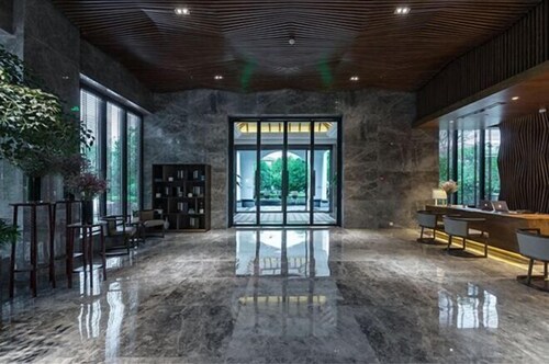 Sunshine Peninsula Jinsha Hotel