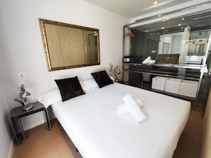 1 chambre, coffres-forts dans les chambres, fer et planche Ă repasser