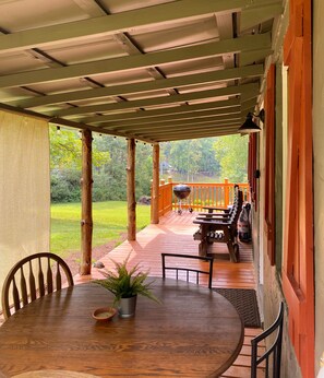 Outdoor dining - Charming Fishing Cabin w/ lake view near Stone Mountain (Lilburn)