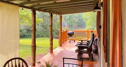 Charming Fishing Cabin w/ lake view near Stone Mountain