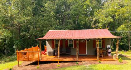 Charming Fishing Cabin w/ lake view near Stone Mountain