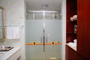 Bathroom - Super 8 Hotel (Shucheng Chunqiu South Road Cimugong) (Shucheng)