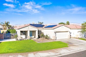 Exterior - Lux Desert Oasis Pool Spa Fire Pit Games (Indio)