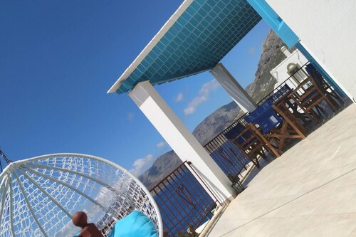 3 Bed Villa - Sleeps 6 - Terrace - Sea View