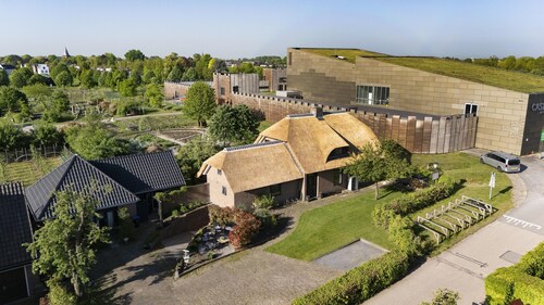 2 luxury holiday cottages in the beautiful Maximapark in Utrecht, Free parking 