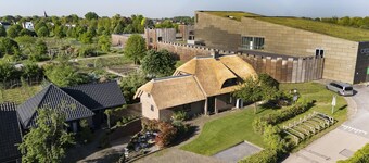 2 luxury holiday cottages in the beautiful Maximapark in Utrecht, Free parking 