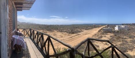 Cabaña familiar, 1 cama King size, baño en la habitación, vista al océano | Terraza o patio