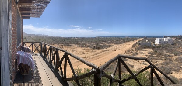 Cabana família, 1 cama King, suíte, vista para o oceano | Terraço/pátio