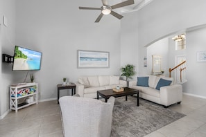 Smart TV, DVD player, books - Beautiful 5 Bedroom Pool Home on the Water! (Fort Myers)
