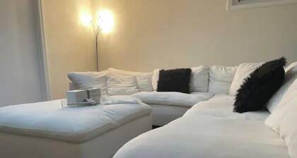 Beautiful KING BED 1- bedroom rental unit