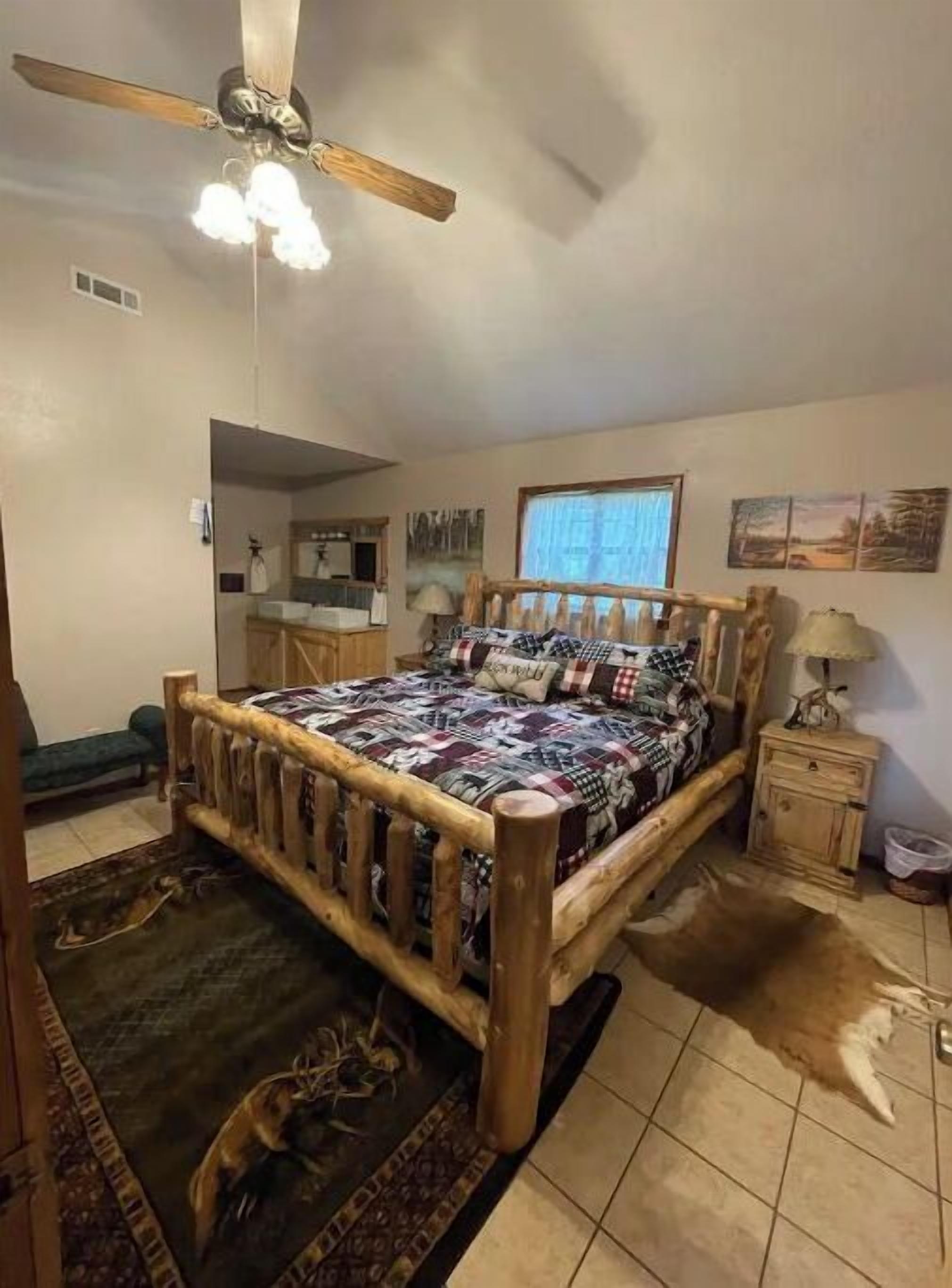 5 bedrooms, iron/ironing board, free WiFi, bed sheets