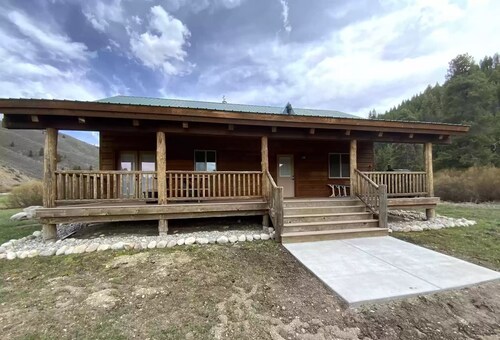 Little Smoky Cabin Retreat