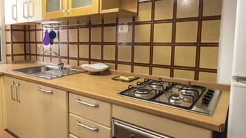 Fridge, oven, dishwasher