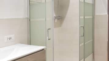 Doccia, bidet, asciugamani