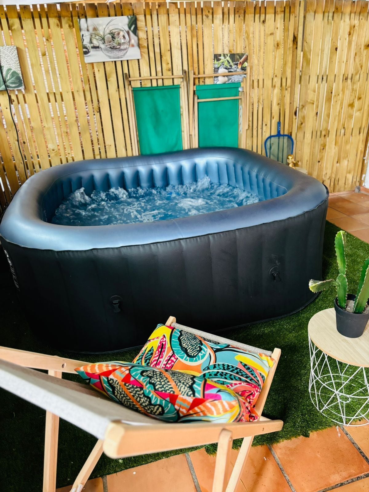 Bain à remous extérieur