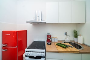 Frigorifero, microonde, forno, macchina per tè/caffè