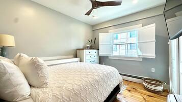 2 bedrooms, iron/ironing board, free WiFi, bed sheets