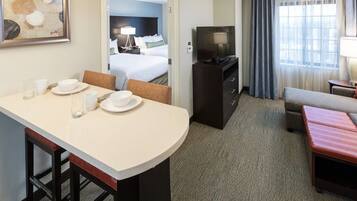 1 bedroom, in-room safe, laptop workspace, iron/ironing board