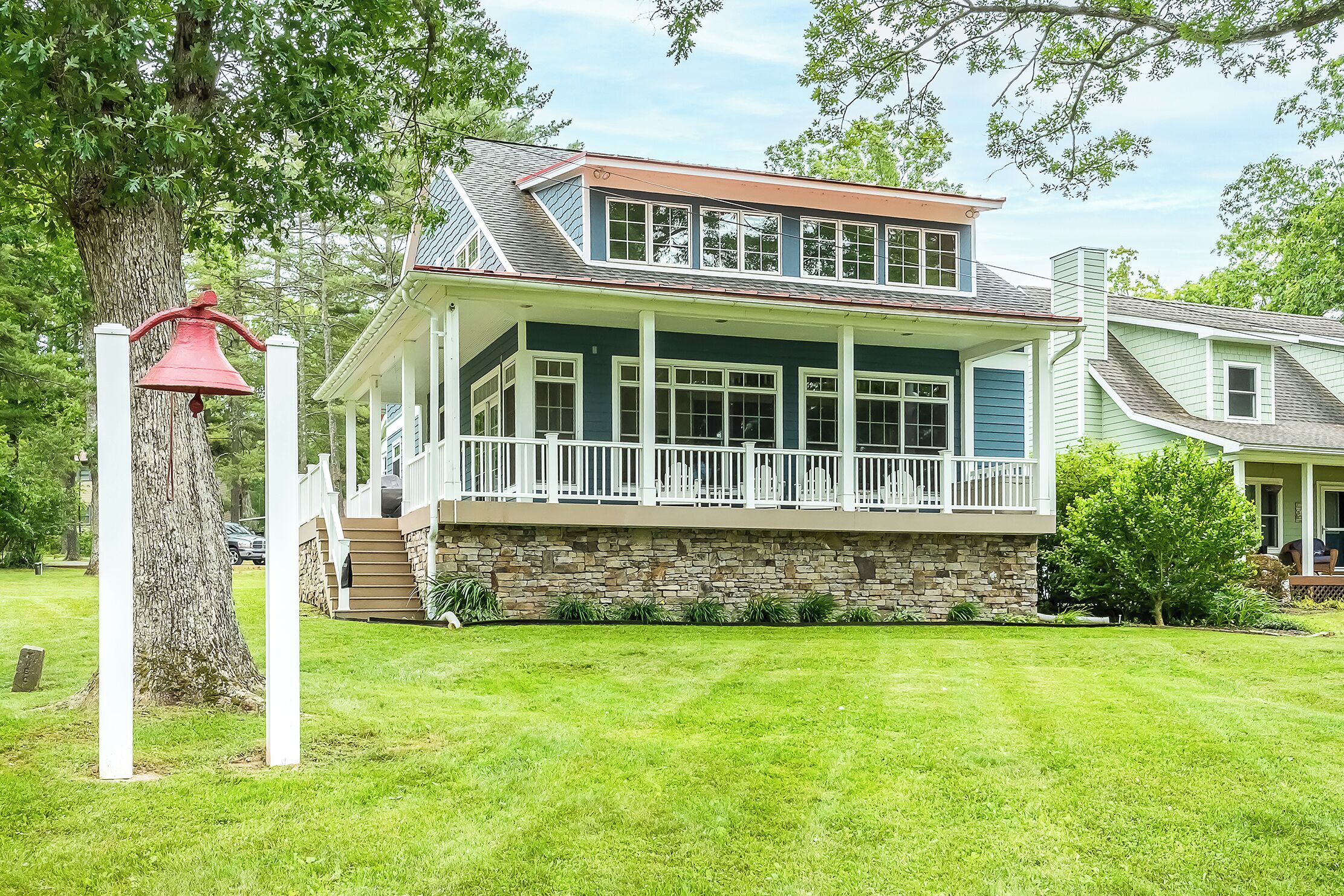 House (3 Bedrooms) | Exterior