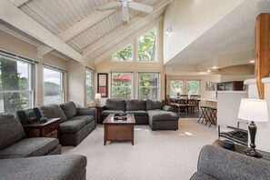 House (3 Bedrooms) | Property amenity - 180 Degrees by Taylor Made Deep Creek (Oakland)