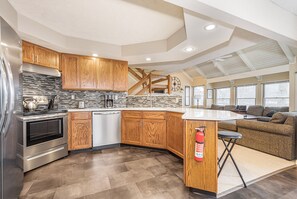 House (3 Bedrooms) | Property amenity - 180 Degrees by Taylor Made Deep Creek (Oakland)