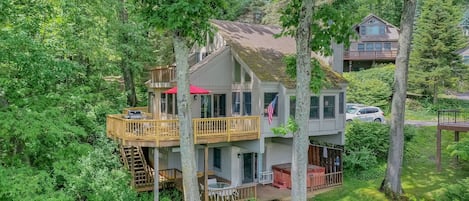 House (3 Bedrooms) | Exterior