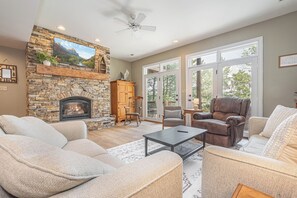 Casa (6 Bedrooms) | Servicio de la propiedad